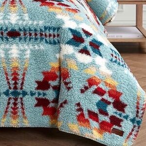 Pendleton Southwestern Patterned Blue Turquoise Teal Blanket King Size